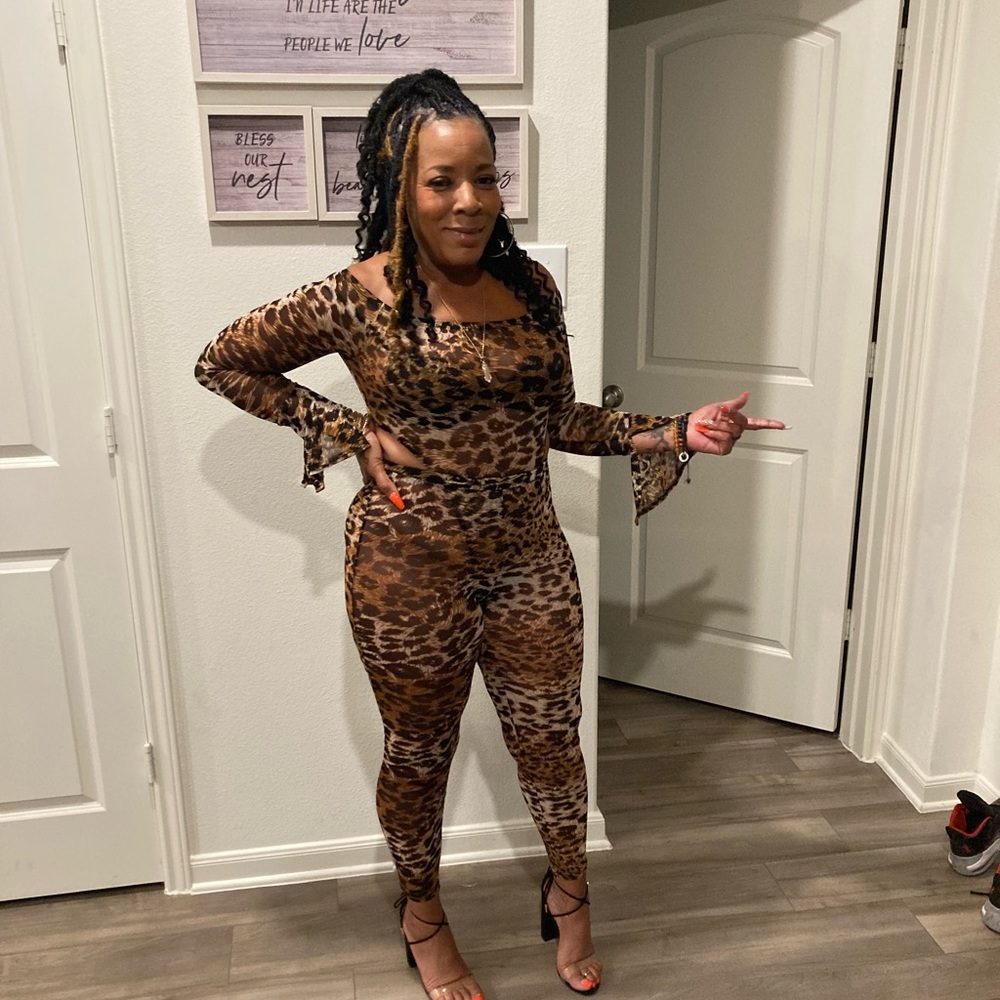 Leopard print bodysuit and slim leggings pants